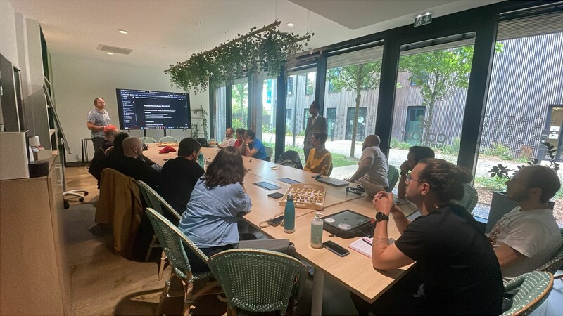 RS Group : un modèle à contre-courant des ESN classiques